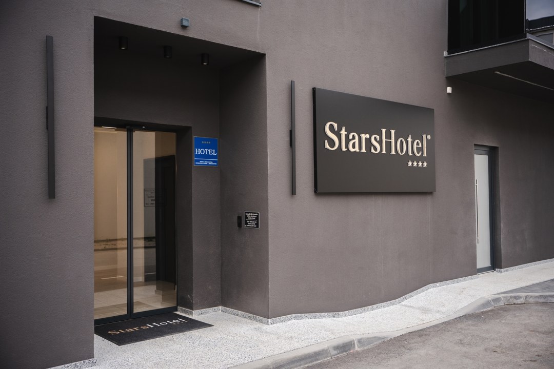 Stars Hotel
