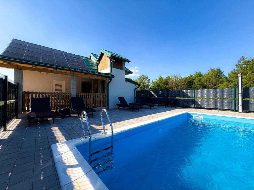 Grmeč Cabin Rentals