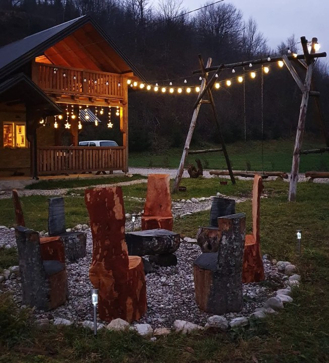 Mystery Lodge Vikendica