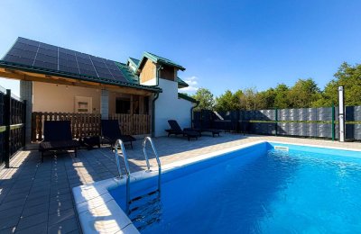 Grmeč Cabin Rentals